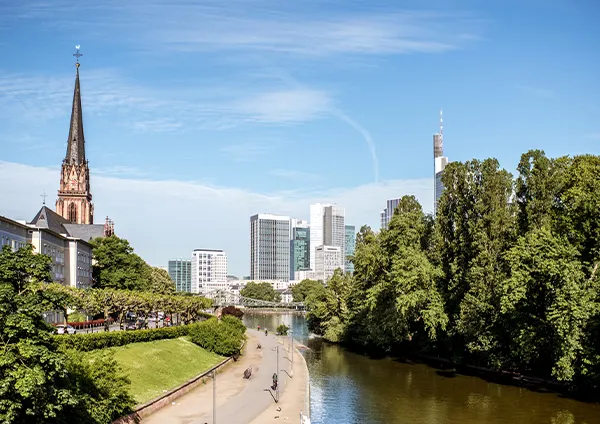 Destino Frankfurt, Alemania. Teduca estudios en el exterior.