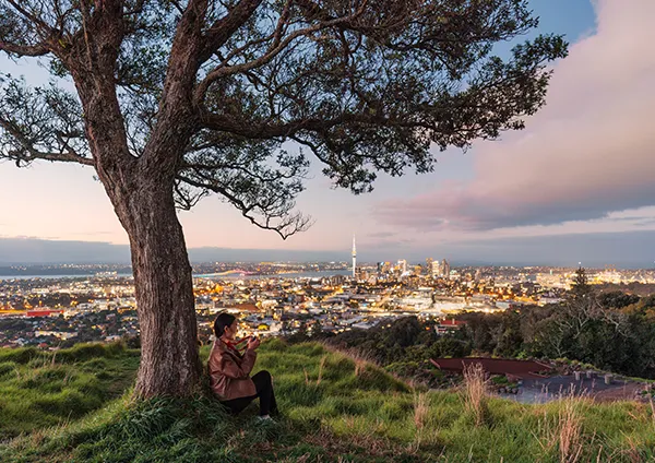 Destino Hamilton, Nueva Zelanda. Teduca estudios en el exterior.