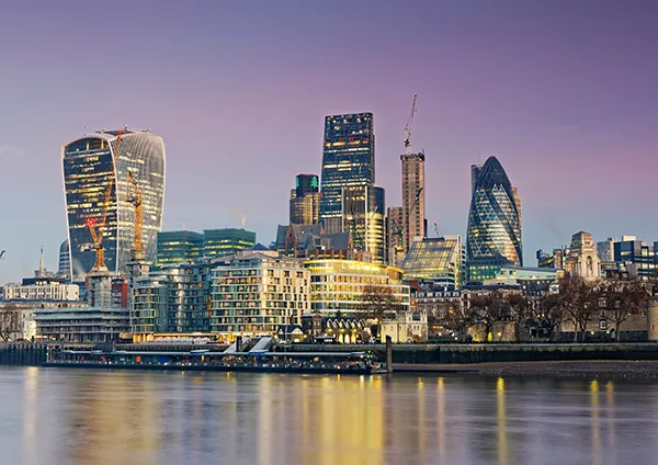 Destino Londres, Reino Unido. Teduca estudios en el exterior.